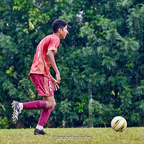 jovem-leonense-embarca-para-jogar-futebol-profissional-em-portugal